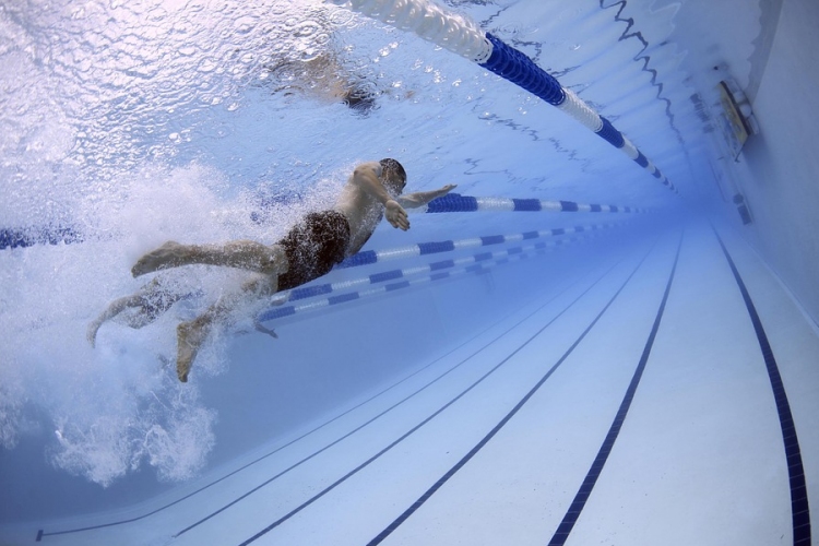 Folytatódik az úszószövetségi vita -új elnökséget kérnek az úszók