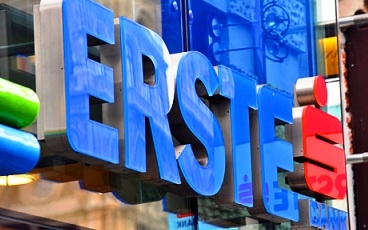 Devizahitelek - Az Erste több mint 400 ezer kölcsön- és lízingügyletét érinti az elszámolás és a forintosítás