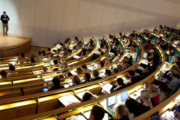 Már csak pár napig lehet jelentkezni a szeptemberben induló felsőoktatási képzésekre