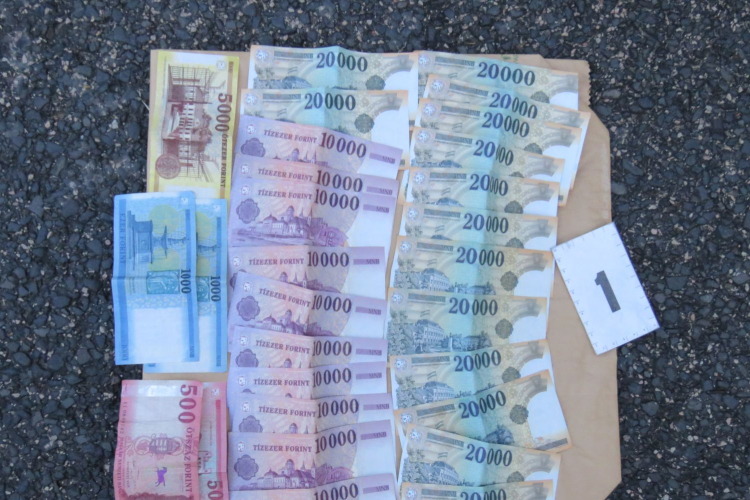 Több százakat vertek át internetes csalók