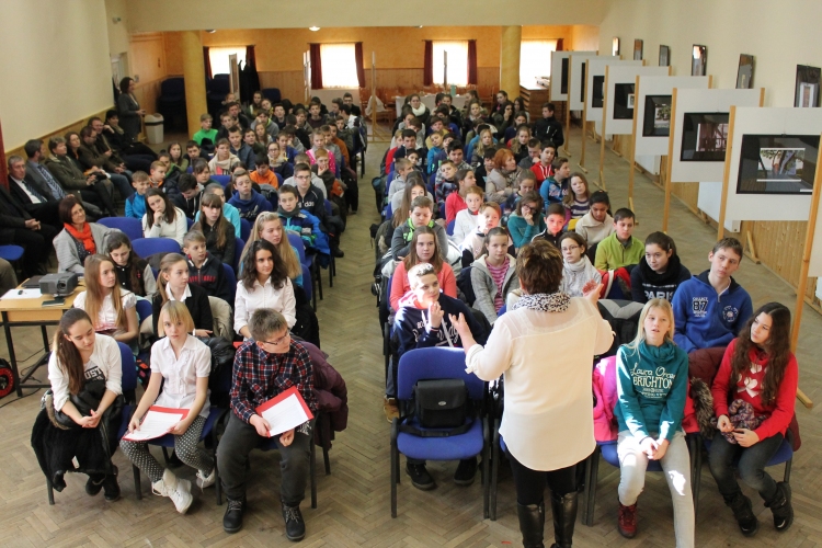 Fotók és közös szavalás Tarjánban a Magyar Kultúra Napján
