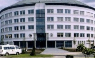 2,5 milliós szájsebészeti csontfúrót kapott a Szent Borbála fogászata