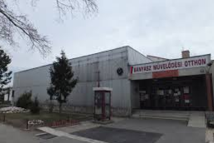 NÉPHAGYOMÁNYŐRZŐ PROGRAM