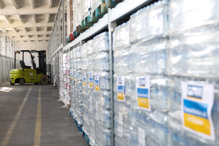 Heti több mint 800 millió forintnyi adomány érkezik Tatabányára