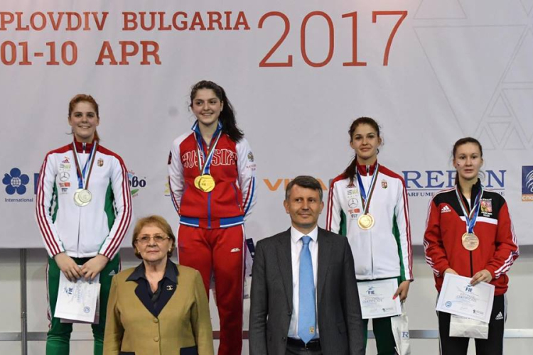 Csodálatosan csillogó párbajtőr ezüstérem a Vb-ről