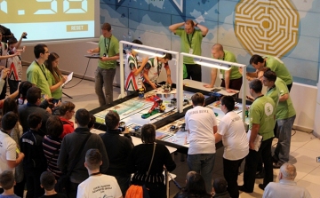 Lego robotok versenyeztek az Agorában