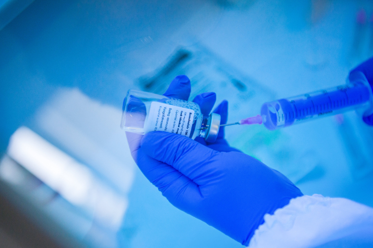 Bőven van vakcina akár a megerősítő harmadik oltásra is