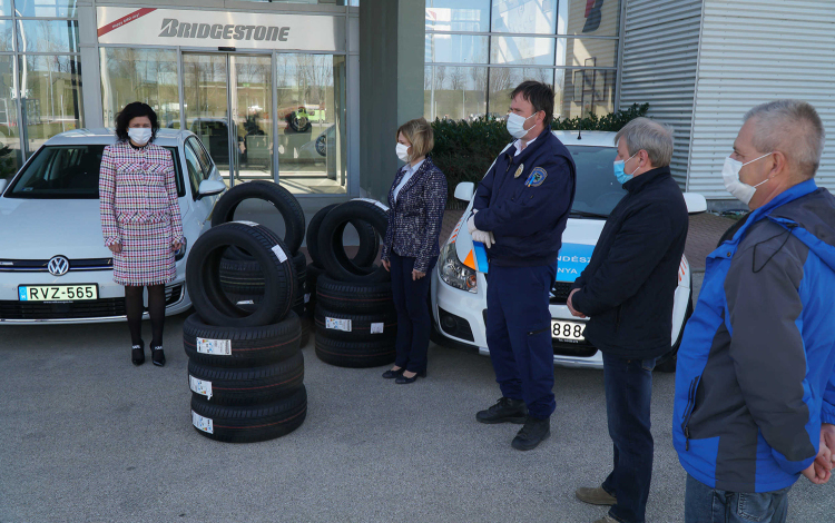 A járvány frontvonalában dolgozókat segíti abroncsaival a Bridgestone