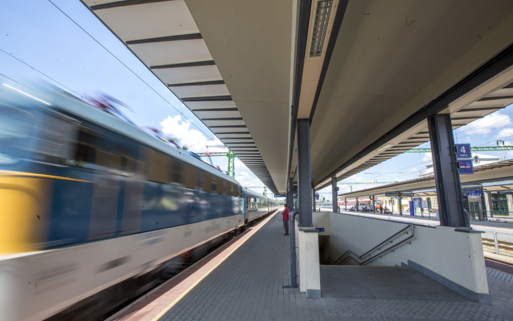 Tovább érvényesek a májusi bérletek Pünkösd miatt