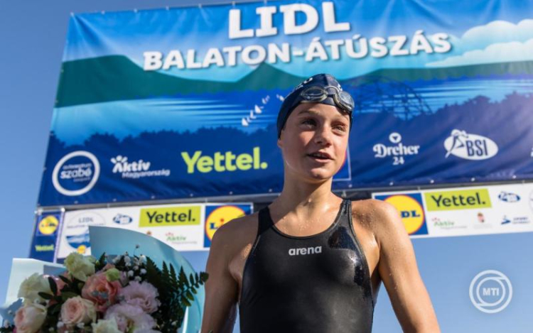 Balaton-átúszás - Nagy Nándor és Békési Eszter volt a leggyorsabb