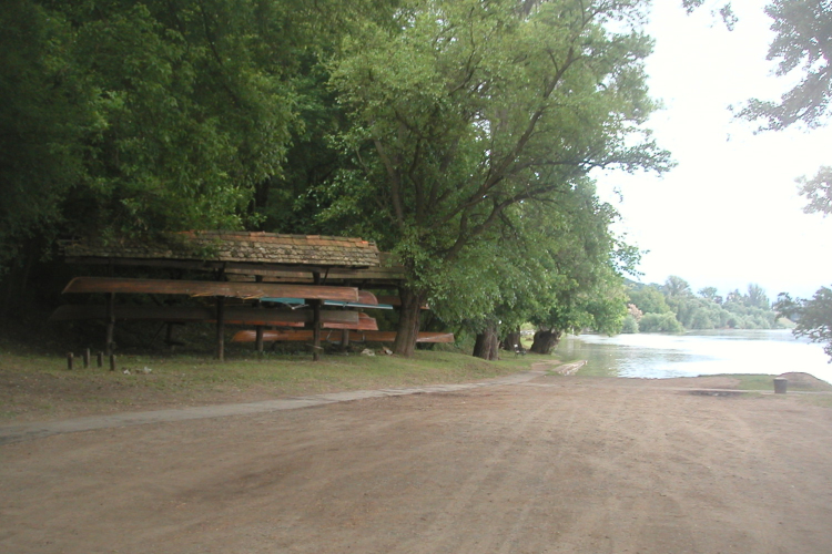 Árvíz - Mindenkinek ki kell költöznie Leányfalu hullámteréből